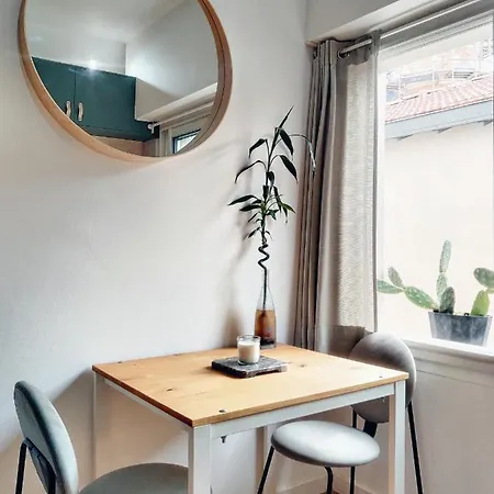 A La Grande De * بياريتز